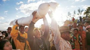 رقص با مردگان در ماداگاسکار